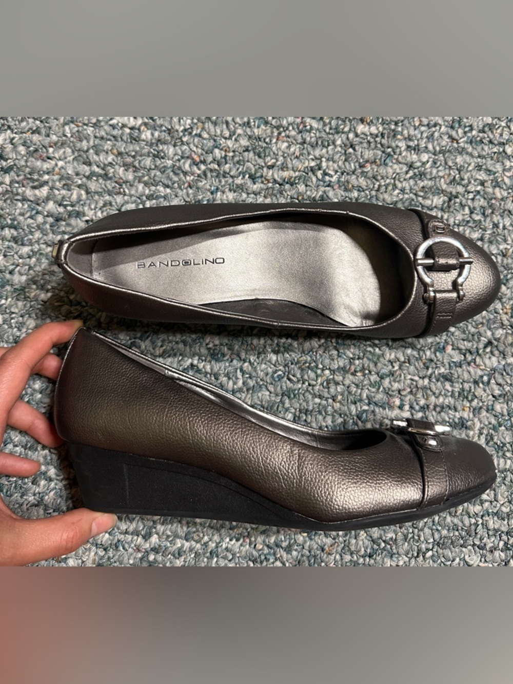 EUC Vintage Y2K Bandolino Metallic Silver Wedge Flats Mary Jane’s Buckle Detail